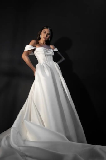 Martina Liana 1823 #3 thumbnail